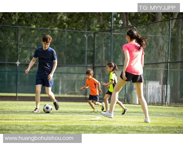 李伟的足球人生：从青涩少年到职业球员的心路历程与成长故事