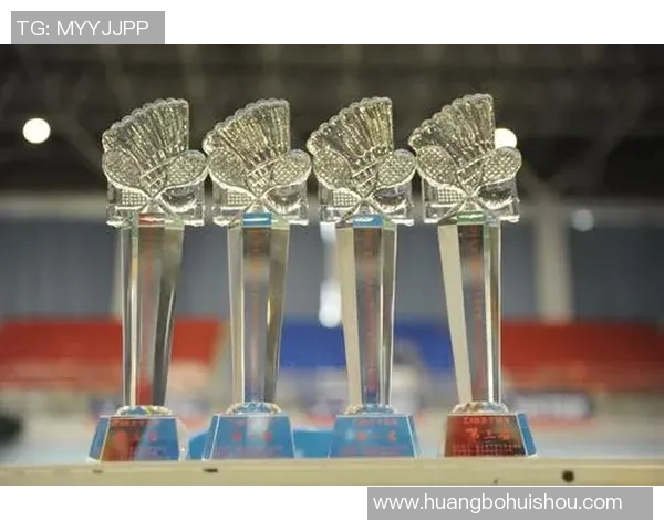 成都羽毛球队与广州羽毛球队赛后复盘分析战术对决与表现总结