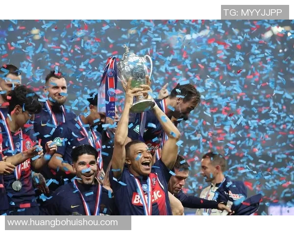 曼联与巴黎次回合对决全景直播精彩回顾与分析 曼联与巴黎次回合对决全景直播精彩回顾与分析