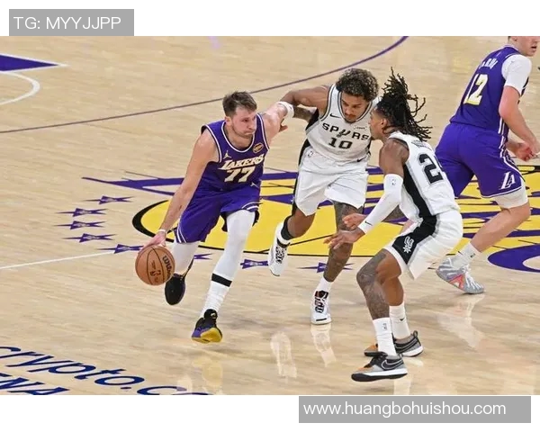 湖人对阵马刺精彩赛事现直播全程回顾与分析 湖人对阵马刺精彩赛事现直播全程回顾与分析