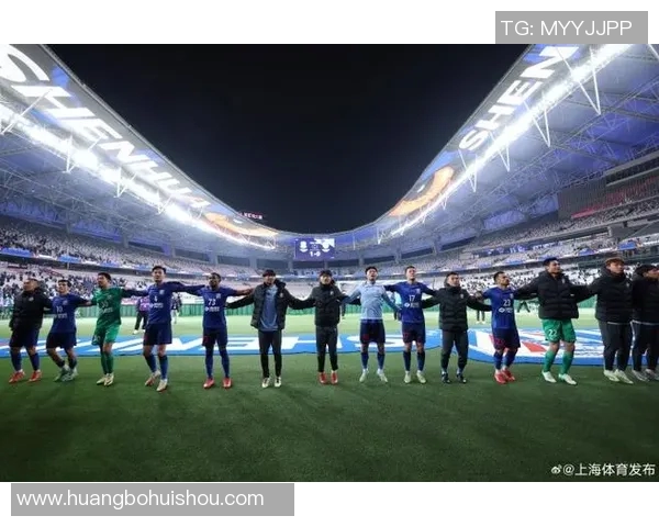 八一男足迎战上海申花力争主场胜利展现球队斗志与实力