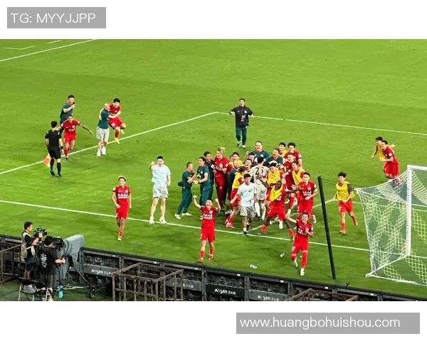 足协杯激战江苏队对阵梅州队全力争夺晋级名额的精彩对决